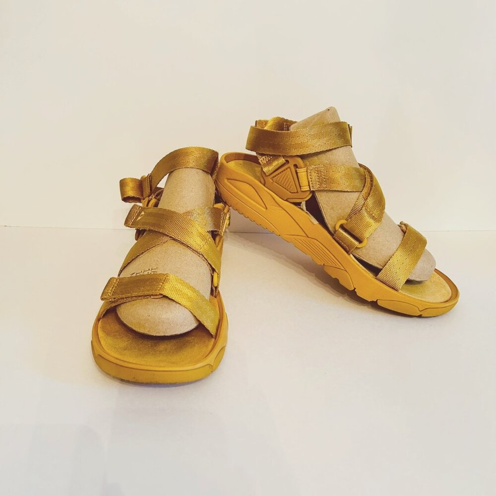 Merrell Belize Mid Web Sandals in Shimmering Gold Size 9